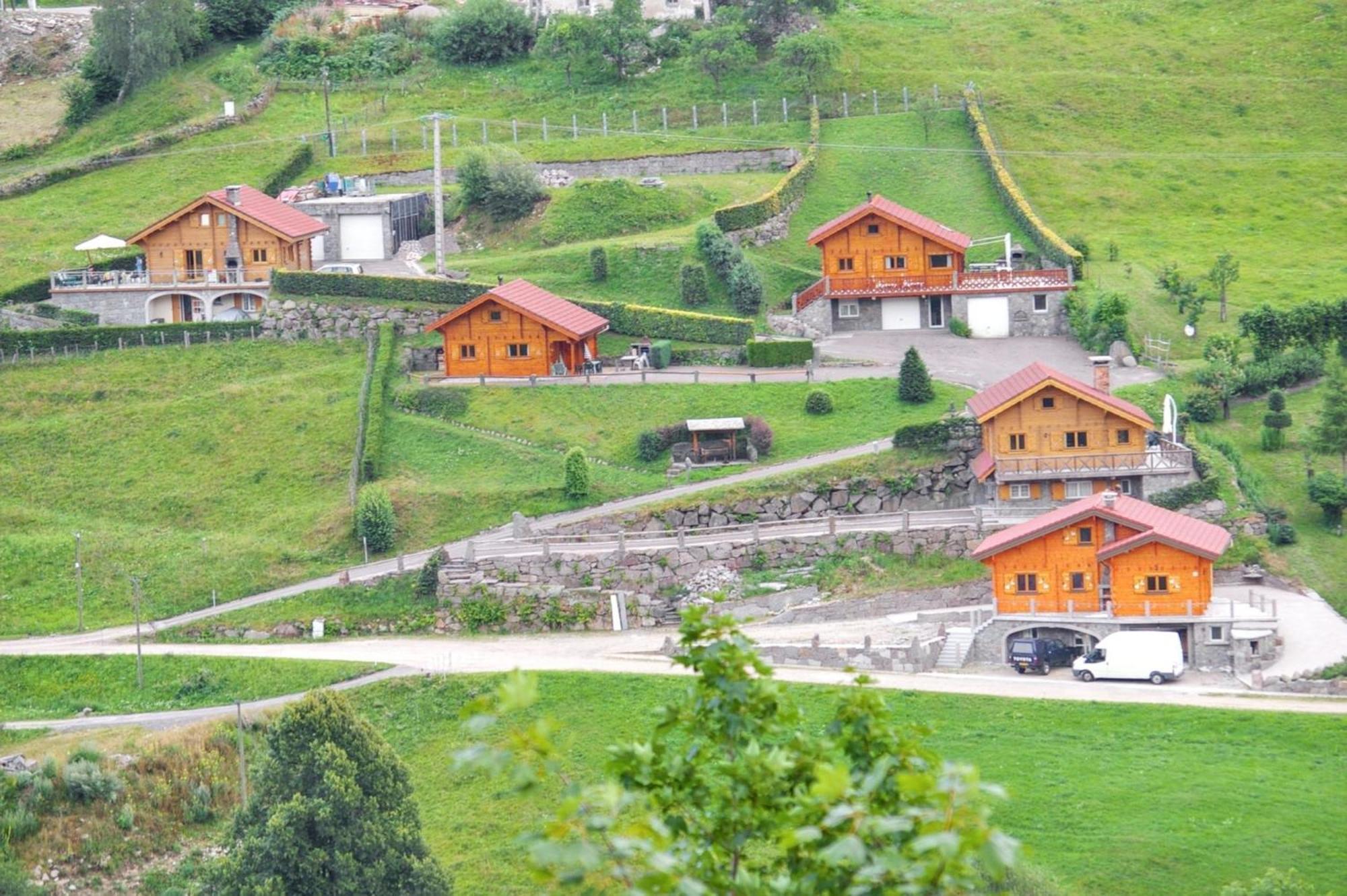 Chalet Charmant A La Bresse Avec Terrasse Et Jardin Cloture エクステリア 写真
